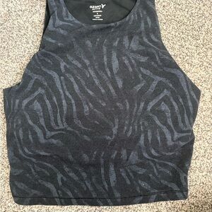 Old Navy Women's Black and Gray Zebra Crop Top